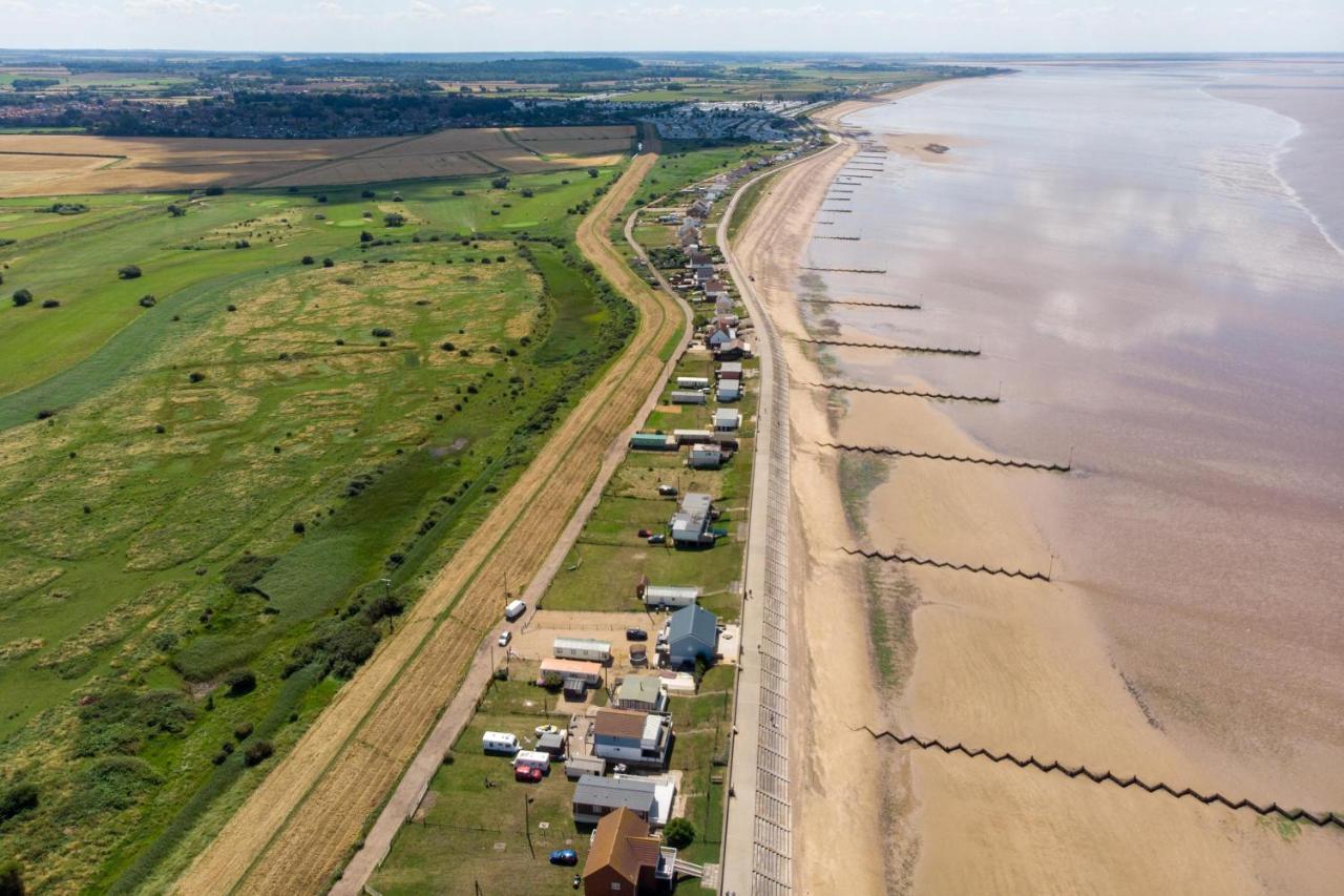 Campsite Lovely Caravan At Manor Park, Nearby In Norfolk Ref 23067s Hunstanton
